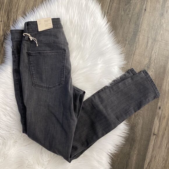 NEW WITH TAGS WOMENS UNIVERSAL THREADS JEANS SIZE 8L - Picture 1 of 6